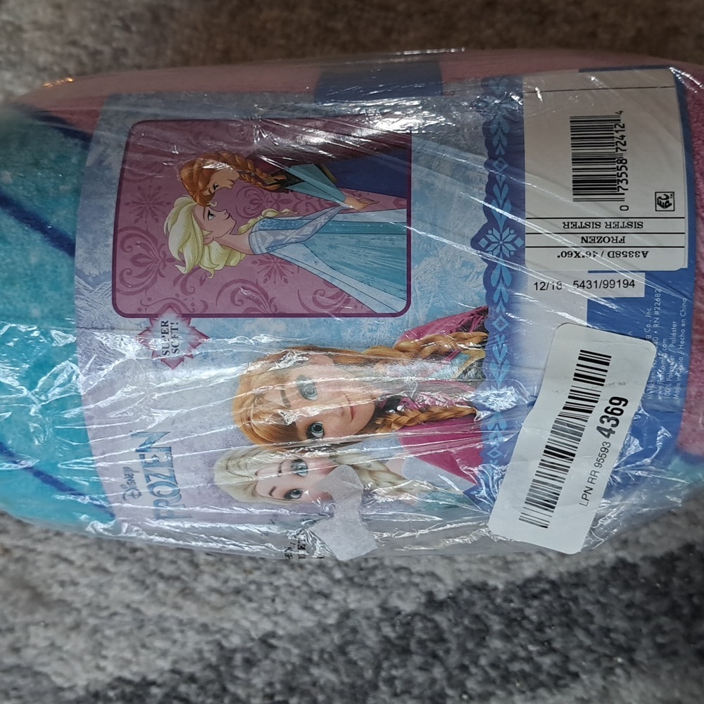 Frozen Plush Throw